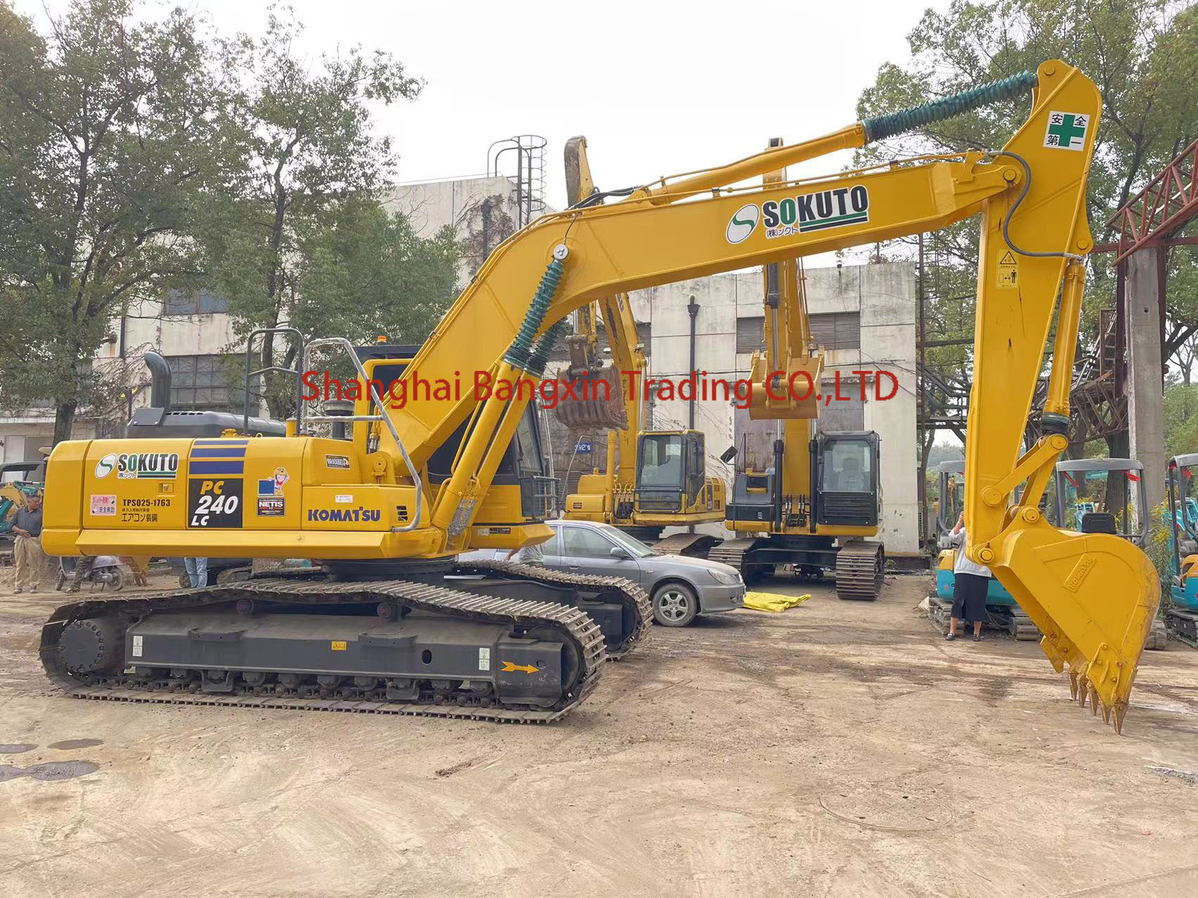 Por qué la excavadora Komatsu PC240 es perfecta para proyectos de construcción medianos y grandes