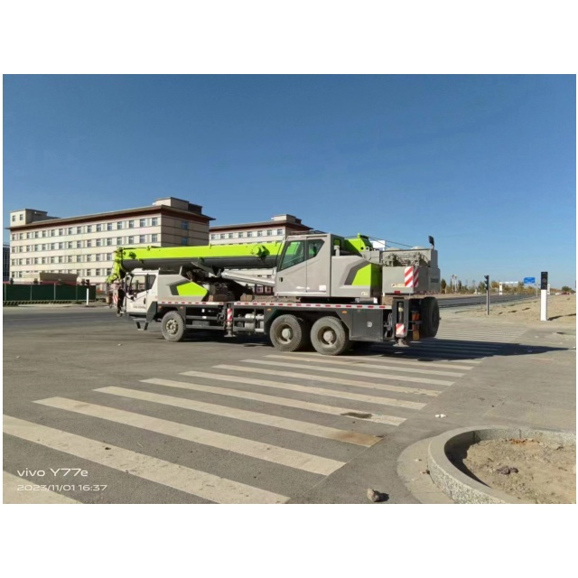 used crane ZOOMLION 251V manufacture Grúa usada ZOOMLION 251V fabricación
