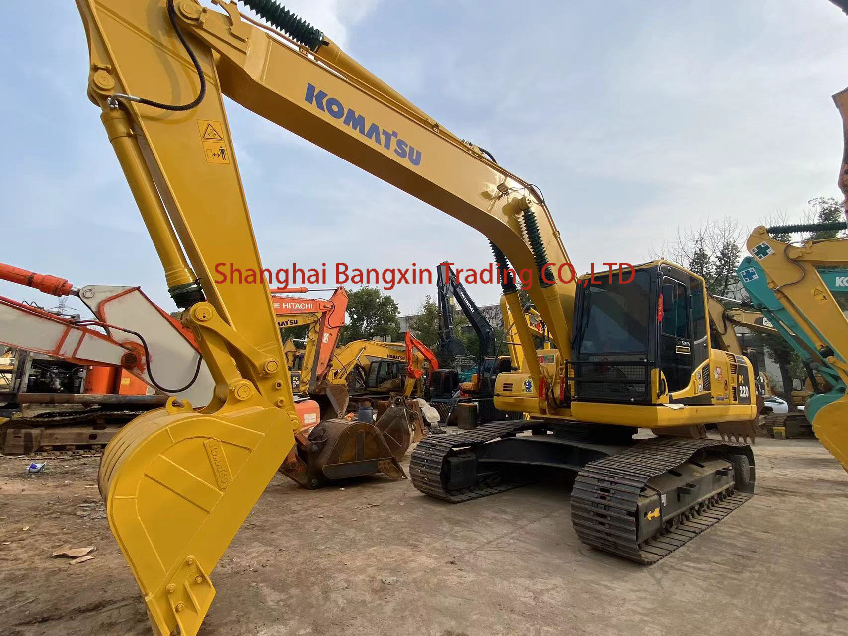 Proveedor de excavadora komatsu pc220 usada